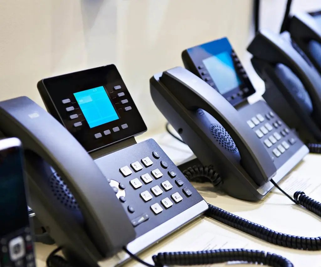Hosted-PBX-vs-Onsite-PBX-1-1024x853